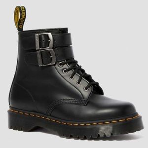 Dr. Martens 1460 8 Eye Chunky boots